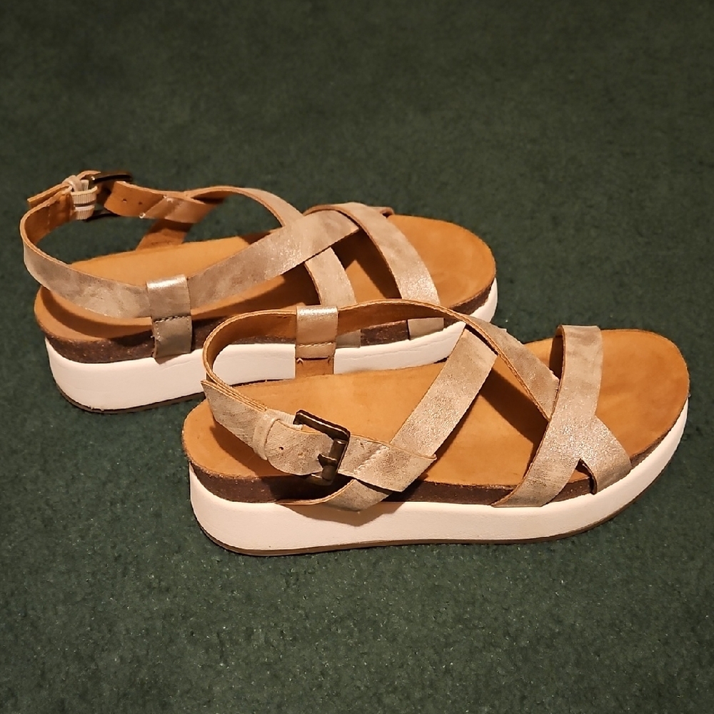 Metallic Gold Platform Sandals with Crisscross Straps